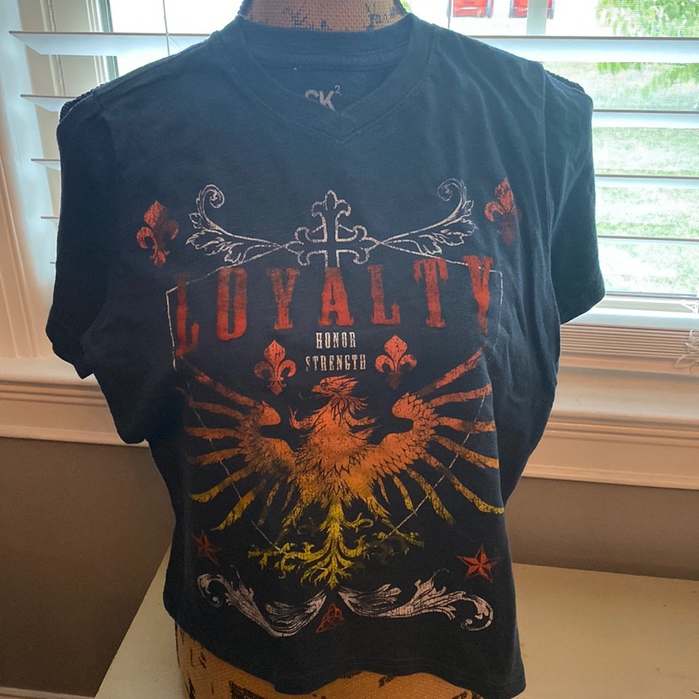 SK apparel tee shirt